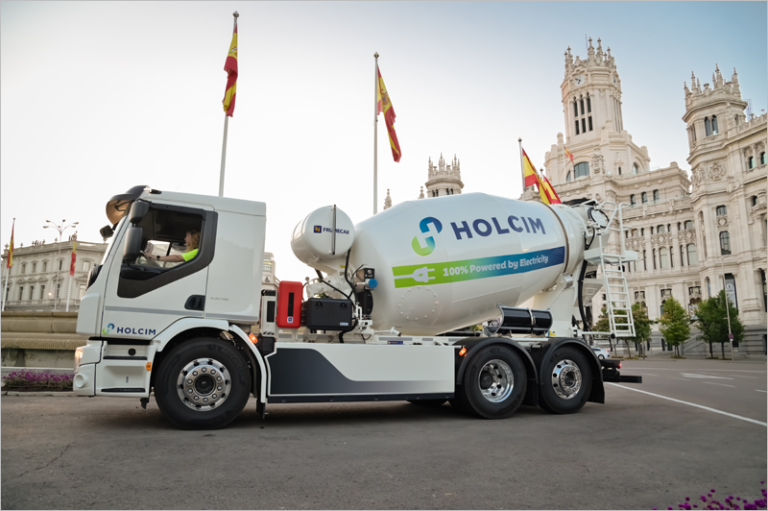 La compañía Holcim España incorpora a su flota un camión hormigonera