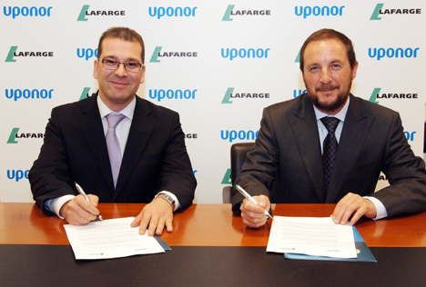 Ángel López, Director General de Uponor, y Manuel Barrero, Director de Productos Especiales de Lafarge Áridos y Hormigones.