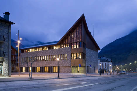 Edificio del “Centro de Ciencias en Benasque (Huesca)” galardonado con uno de los accéssit de los Premios Isover a la Eficiencia Energética 2011