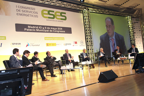 Mesa redonda donde se debatió sobre “El modelo de negocio de los servicios energéticos”.