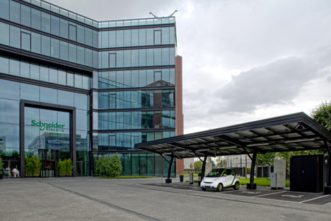 La sede central de Schneider Electric, conocida como Le Hive (1) ha sido el primer edificio en el mundo en conseguir la nueva certificación ISO 50001.