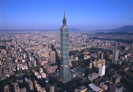 Panorámica con el edificio Taipei en primer término