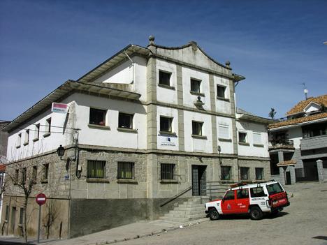 Edificio de usos múltiples (antiguo Centro de Salud).