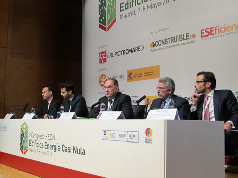 Mesa redonda, de izq. a dcha.: Pablo Olangua,  Asier Moltó, Javier García Breva, Luis Vega y Alberto Sabido 