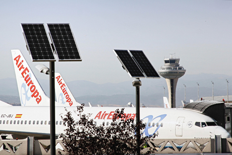 Farolas LED fotovoltaicas en el aeropuerto Madrid-Barajas