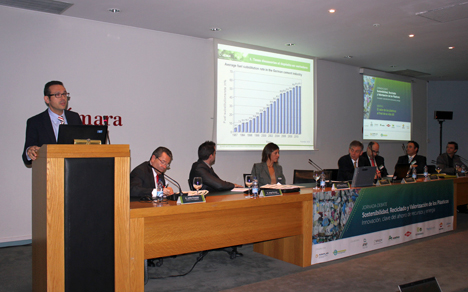 Dimas Vallina, gerente de la Fundación CEMA participó en la jornada-debate “Sostenibilidad, reciclado y valorización de los plásticos"