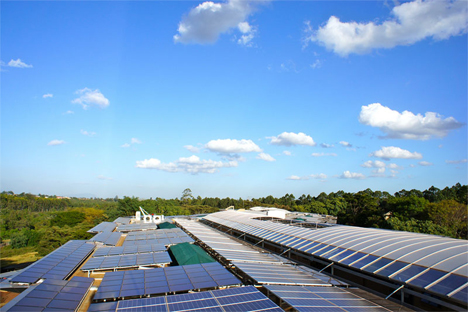 Programa de la ONU para el Medio Ambiente y sector privado se alían para reemplazar luz de keroseno por energía solar