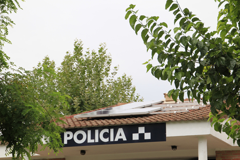 Sistema de autoconsumo One Stop Solution a la comisaría de San Agustín de Guadalix, dinado por Yingli Solar