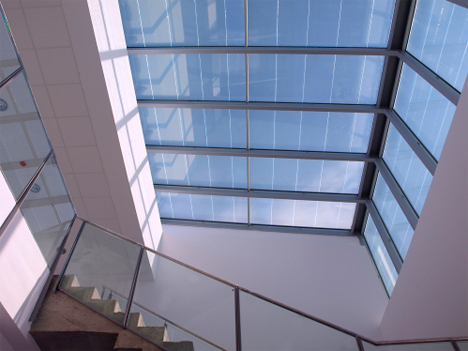 Lucernario fotovoltaico semitransparente de Onyx Solar en el Edificio LUCIA –“Lanzadera Universitaria de Centros de Investigación Aplicada” – de la Universidad de Valladolid