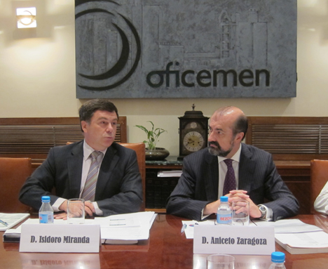 El Presidente de Oficemen, Isidoro Miranda, junto con el director general, Aniceto Zaragoza
