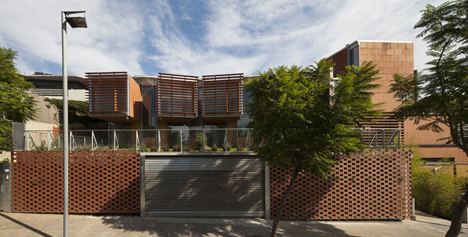 El estudio Pich Aguilera Architects apuesta por los tejidos cerámicos Flexbrick en una vivienda en la zona alta de Barcelona