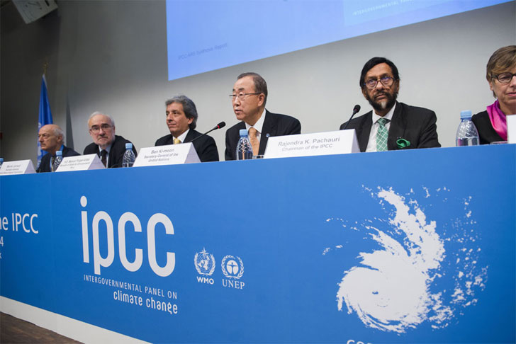El Secretario General de la ONU, en el centro, en el lanzamiento de un nuevo documento, elaborado por el Panel Intergubernamental sobre Cambio Climático (IPCC).
