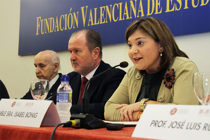 La consellera de Infraestructuras, Territorio y Medio Ambiente de la Comunidad Valenciana, Isabel Bonig, ha inaugurado la jornada El futuro del clima y nuestro futuro