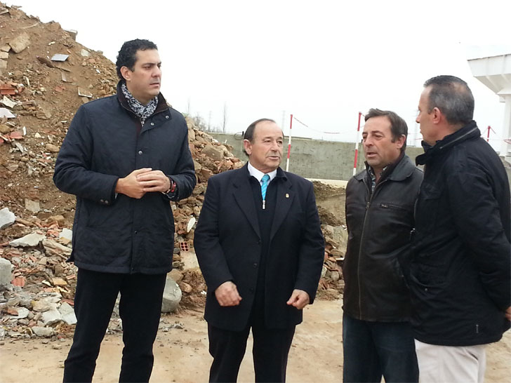 El delegado de la Junta de Castilla y León en Zamora, Alberto Castro, ha inaugurado la nueva planta de reciclado de Residuos de Construcción y Demolición (RCD’s) "Áridos Fresno" en Coreses