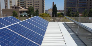 Rehabilitación y ampliación del centro cívico de Can Portabella de balance energético neto