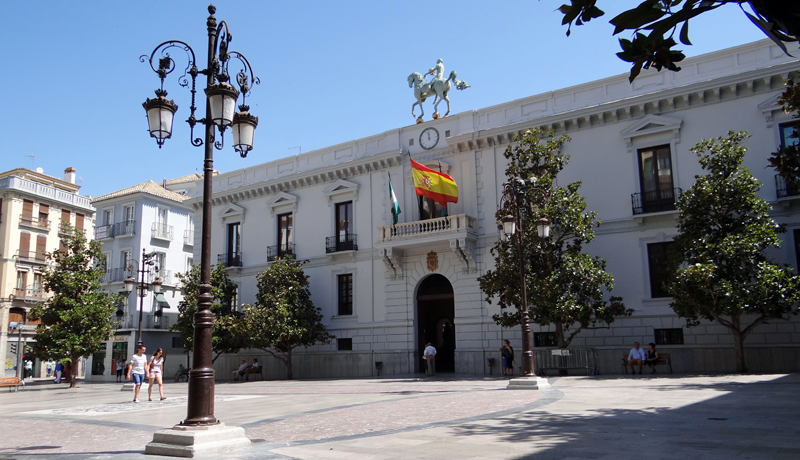 El Ayuntamiento de Granada ha presentado su Plan de Calidad del Aire orientado al año 2020. 