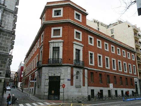 Detalle del edificio existente en Paseo de Recoletos 30