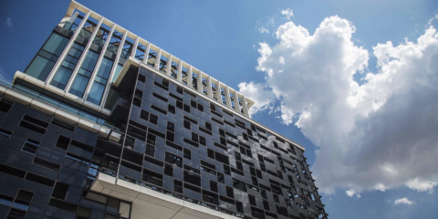 Onyx Solar integra vidrio fotovoltaico en el edificio Bursagaz de Turquía