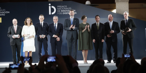 SS.MM. los Reyes hacen entrega de los Premios Nacionales de Innovación y de Diseño 2016