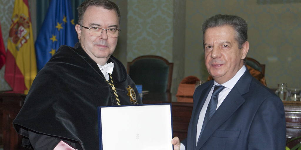 Sika ha recibido el premio de Colaboración en Investigación de manos del rector de la Universidad Politécnica de Madrid.
