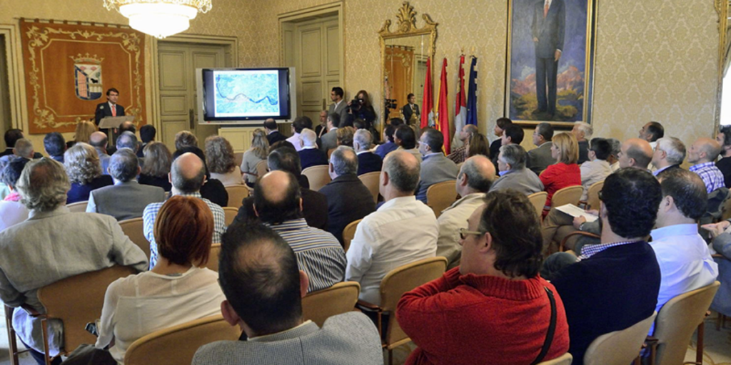 El alcalde de Salamanca informó a asociaciones, empresas y entidades sobre la próxima convocatoria de propuestas para la Estrategia Tormes+.