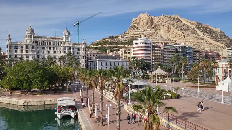 Reparación de viviendas sociales en las zonas catalogadas como 1 y 2 de la provincia de Alicante. 