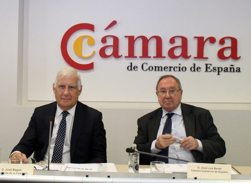 El presidente de la Comisión, Josep Bagué, y el presidente de la Cámara de Comercio de España, José Luis Bonet. 