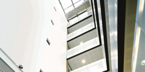 Nuevos sistemas Oversize de Knauf para simplificar la construcción de tabiques de gran altura