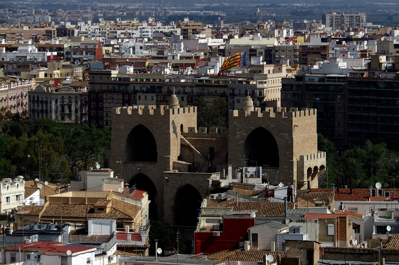 La consejera de Vivienda y el alcalde han firmado el convenio de adhesión de Borriol a la red de Oficinas de Información y Rehabilitación (OIR). 