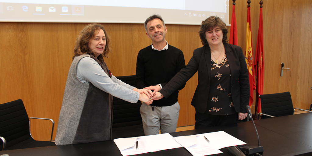 Firma del acuerdo entre el Gobierno de Navarra y el Ayuntamiento del Valle de Egüés. 
