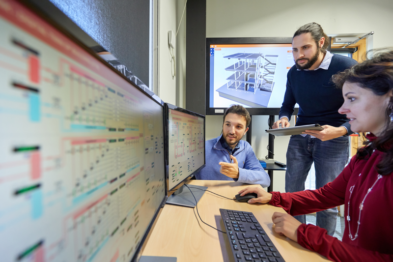 Equipo de profesionales trabajando en la sede de Tecnalia en Gipuzkoa.