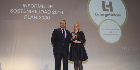 El Informe de Sostenibilidad de LafargeHolcim galardonado en los Premios Dircom Ramón del Corral