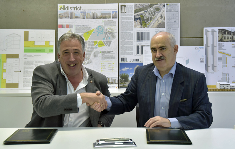 Firma del convenio del alcalde de Pamplona y el director de Nasuvinsa