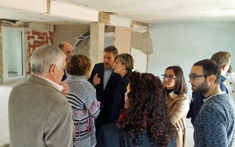 Visita de las obras de la primera fasepara la rehabilitación de seis viviendas en el Parque de Maquinaria de Alcañiz. 