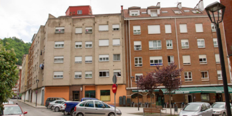 San Martín del Rey Aurelio informa a los vecinos sobre la evaluación de edificios de más de 50 años
