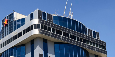 Sevilla acoge el primer edificio de oficinas descontaminante con la solución fotocatalítica Pureti