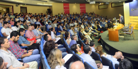 La compañía Saint-Gobain celebra el primer Foro Hábitat en Sevilla sobre construcción sostenible