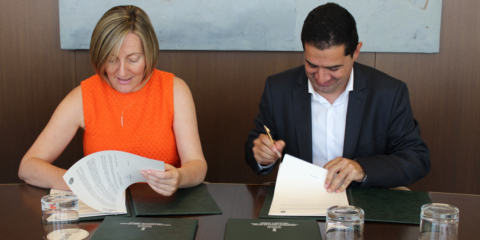 La Generalitat y Alcoi firman dos convenios para la regeneración urbana y rehabilitación del grupo Sant Jordi