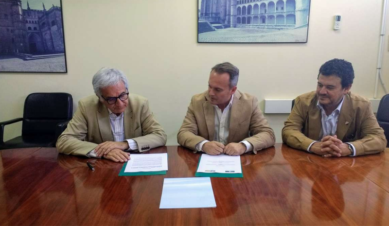 Firma de convenio Intromac y Coade