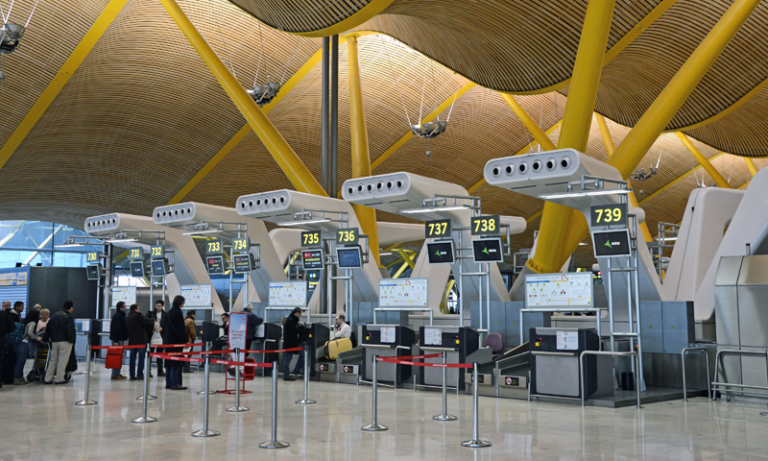 El Aeropuerto Adolfo Suárez Madrid-Barajas Alcanza La Sección Reducción ...