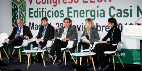 Mesa redonda Más allá de los Edificios de Energía Casi Nula: el reto de los Edificios de Energía Positiva