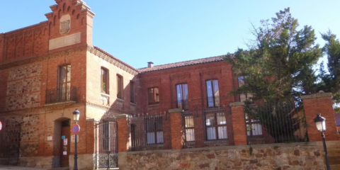 El Ayuntamiento de Benavente mejora las carpinterías y el aislamiento de la Casa de Cultura ‘La Encomienda’