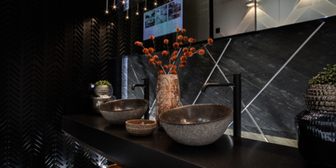 Casa Decor 2019 reviste sus aseos públicos con piedra natural de Multipanel
