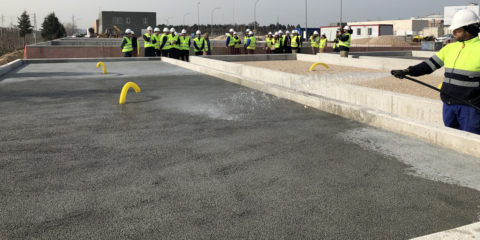 El Canal de Isabel II construye un banco de pruebas para probar el drenaje de materiales de cubiertas y pavimentos