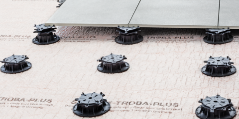 El nuevo sistema de Schlüter-Systems permite la instalación rápida de baldosas espesoradas