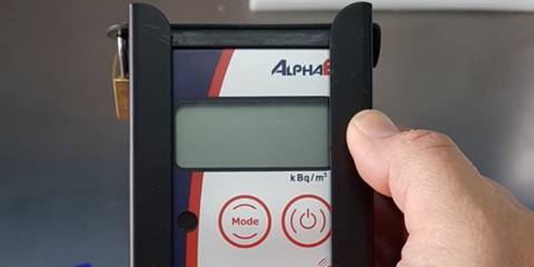 La Universidad de Málaga instala detectores de radón para medir la calidad del aire interior en sus aulas