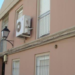 Málaga mejora los aislamientos térmicos actuando en carpinterías y cubiertas de seis edificios del barrio del Perchel