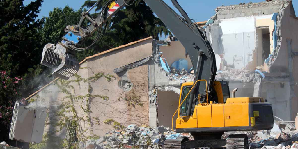 residuos de la demolición de una casa