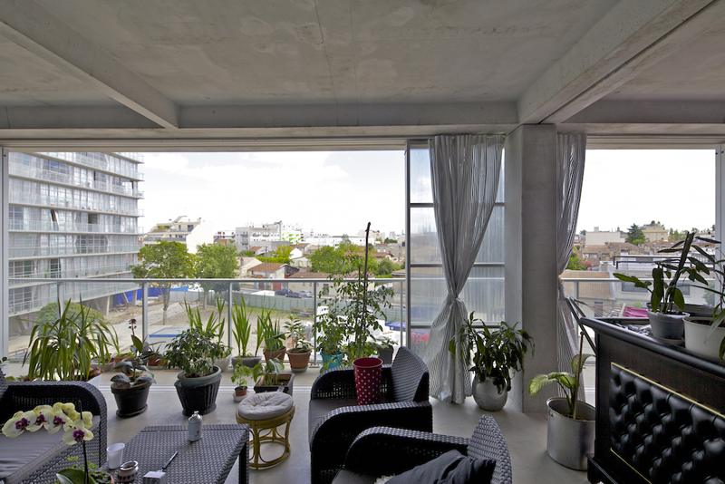 Jardín interior de uno de los apartamentos.