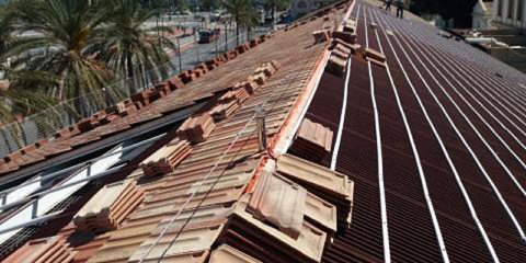 Termina la rehabilitación de la cubierta de la nave aduana del Puerto de Valencia con el sistema integral de Onduline